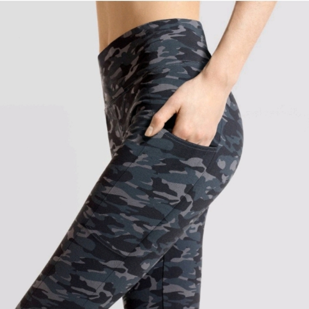 SIZE: Large | Camo Cotton Leggings/Jeggings